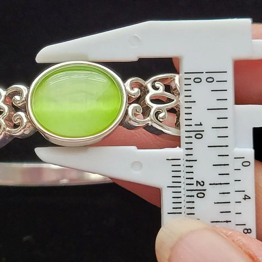 Cats Eye Green Bangle Bracelet Unhinged Silver Tone NWOT Small Hand 7.5